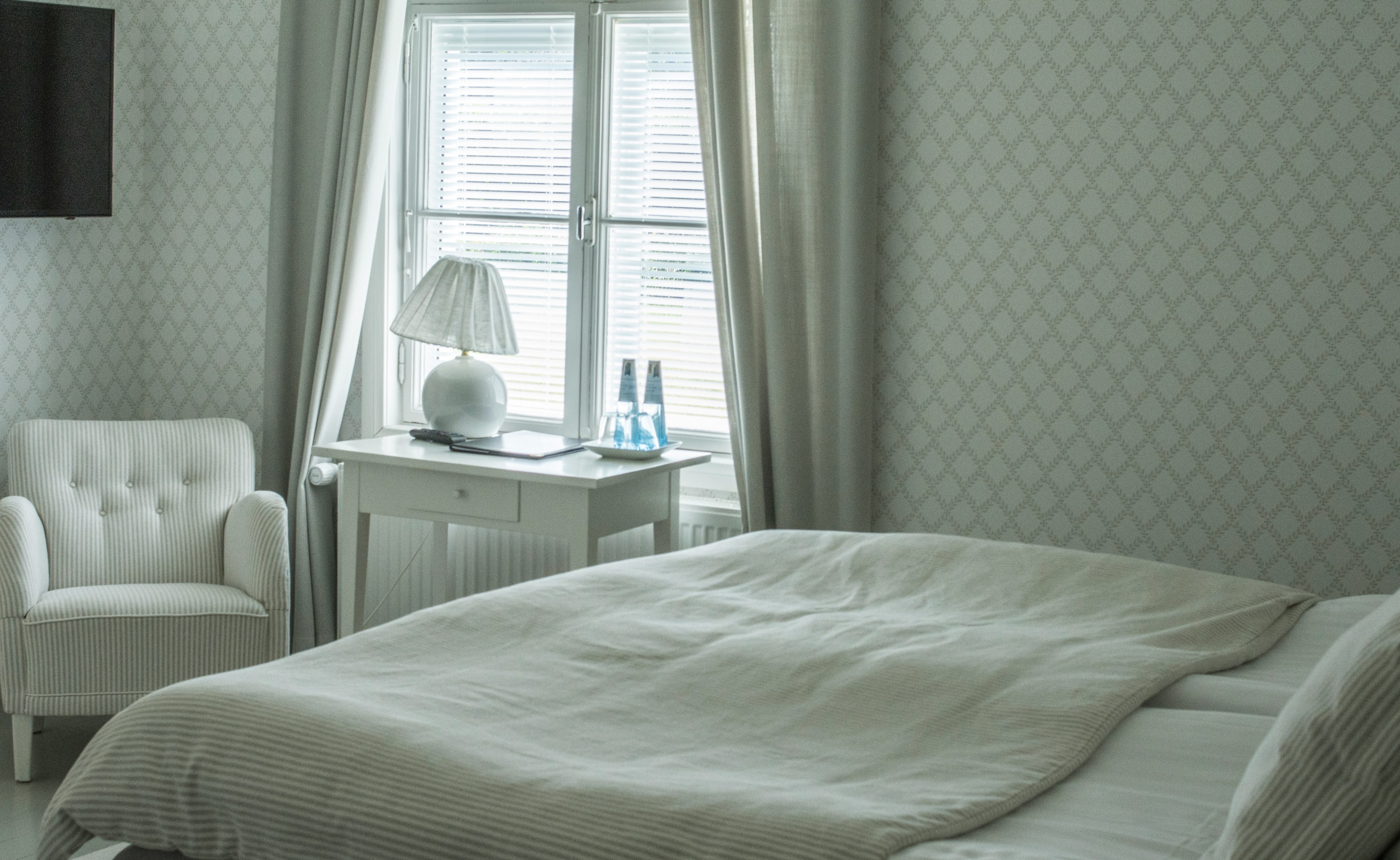 Clean bedroom after service